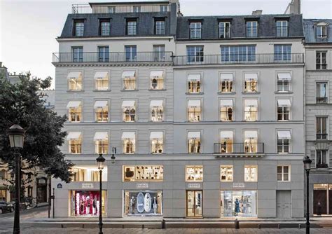 Dior: New Emblematic Address at 261, Rue Saint